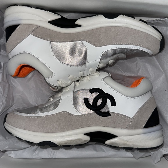 CHANEL RUNNERS SIZE 37 - Picture 2 of 3